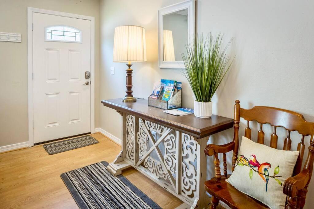 Life'S A Breeze - Updated 3Br 5Min To Pcola Beach Gulf Breeze Exterior photo