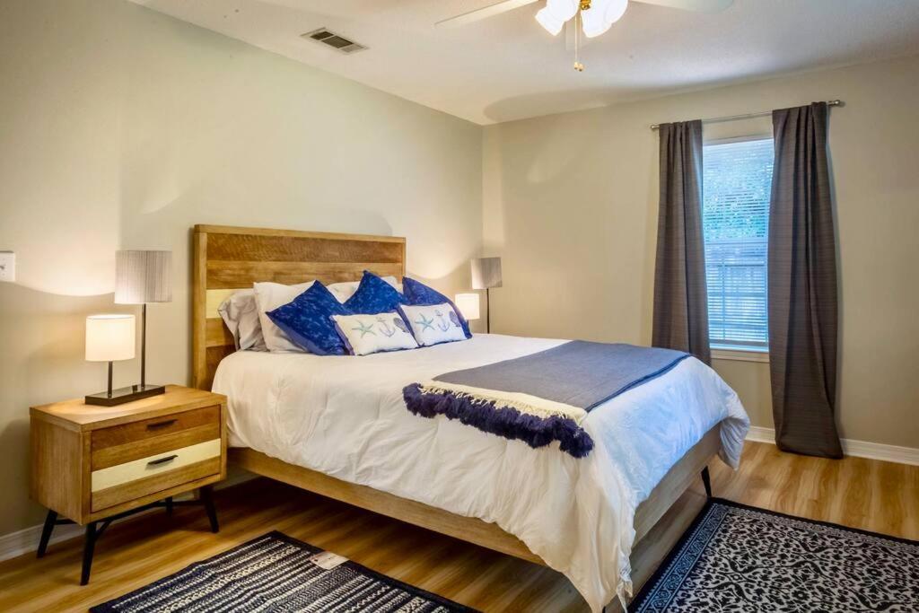 Life'S A Breeze - Updated 3Br 5Min To Pcola Beach Gulf Breeze Exterior photo